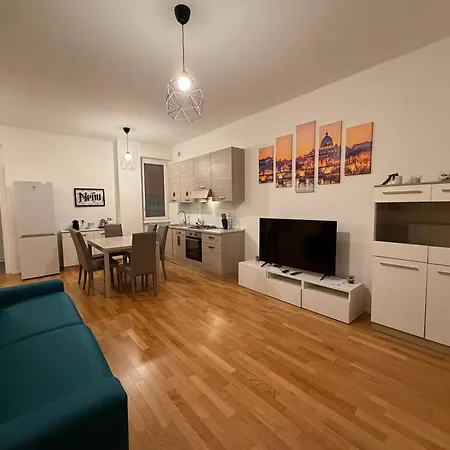 Modern Near Tiburtina Station By Rhr Apartment
