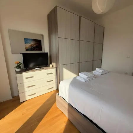 Appartement Modern Near Tiburtina Station By Rhr Rome