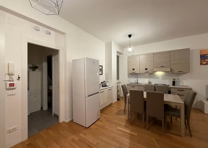 Modern Near Tiburtina Station By Rhr Apartment Rome